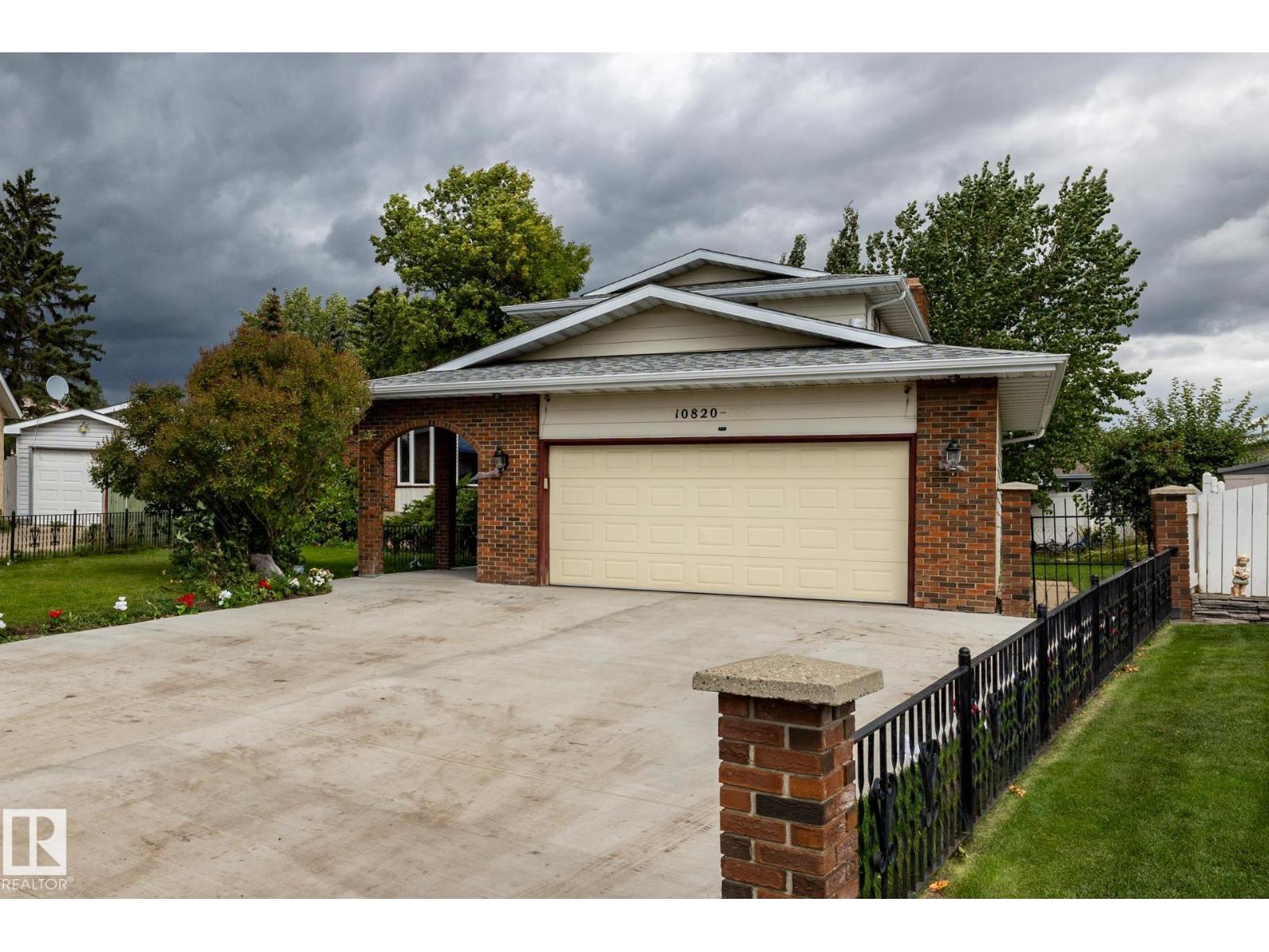 170 Avenue Nw Unit 10820, Edmonton, AB T5X 3E6