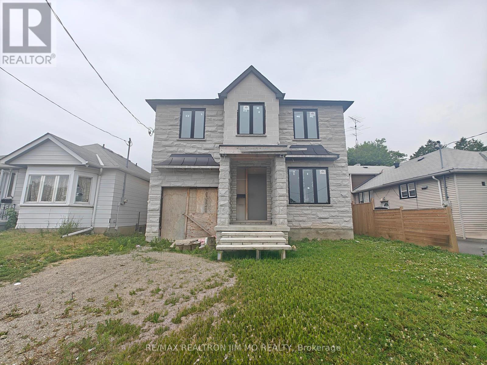 6 Cotton Ave, Toronto, ON M1K 1Z2