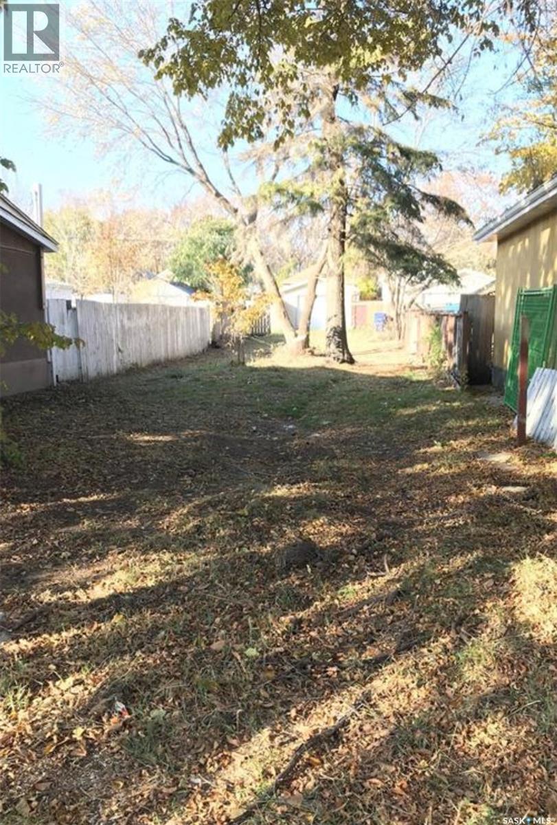 115 M Ave S, Saskatoon, SK S7M 2K1