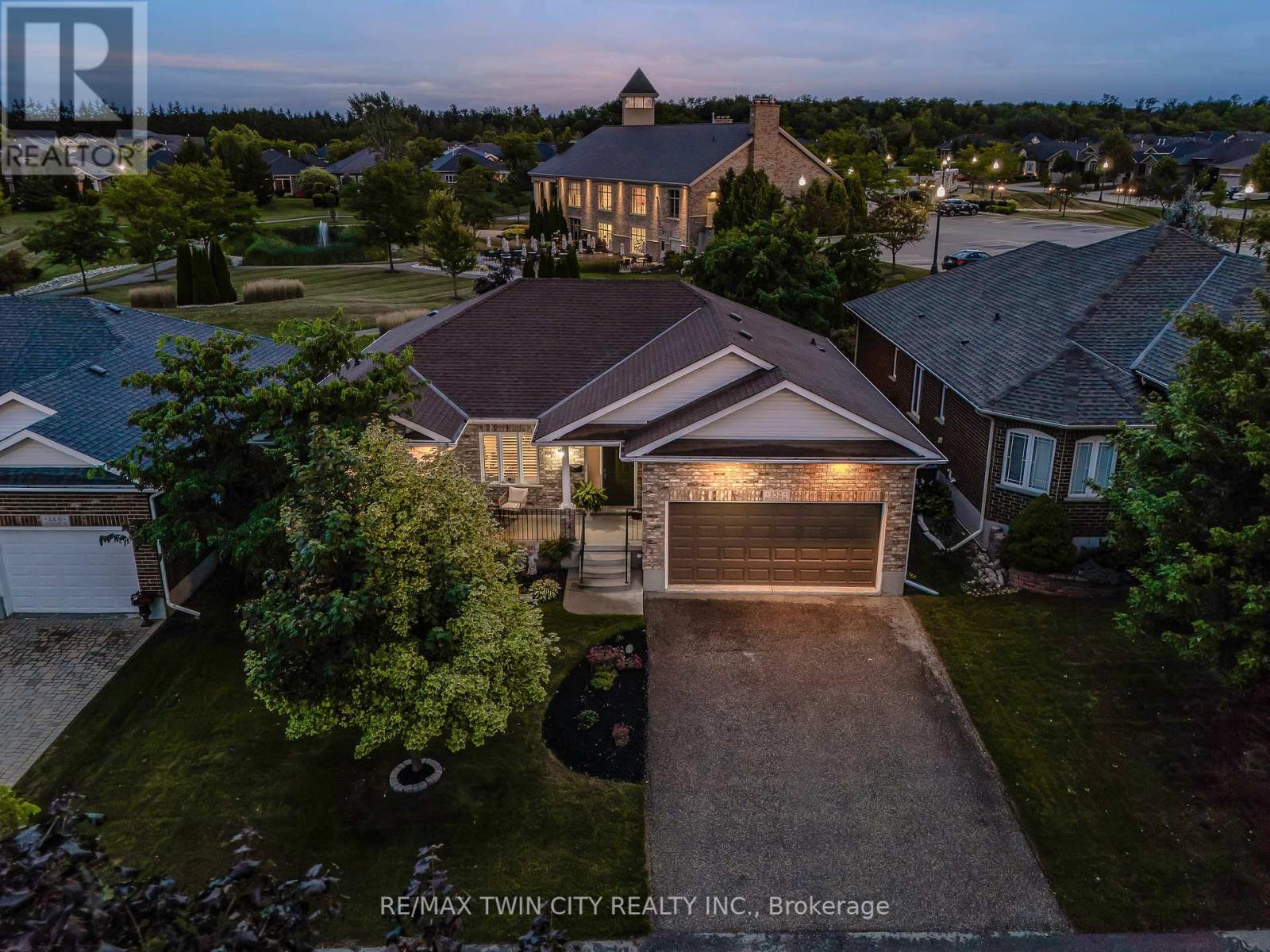 18 152 Devonshire Dr, Wilmot, ON N3A 4J7
