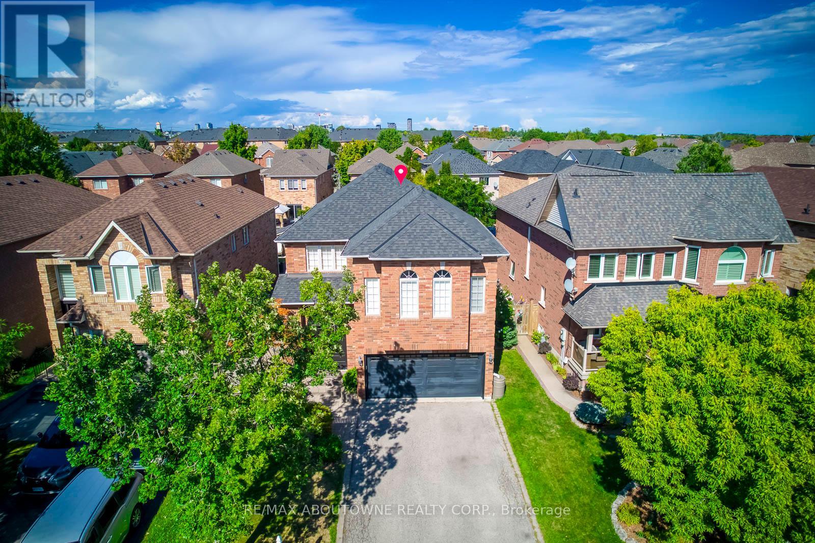 2491 Logan Ave, Oakville, ON L6H 6S1