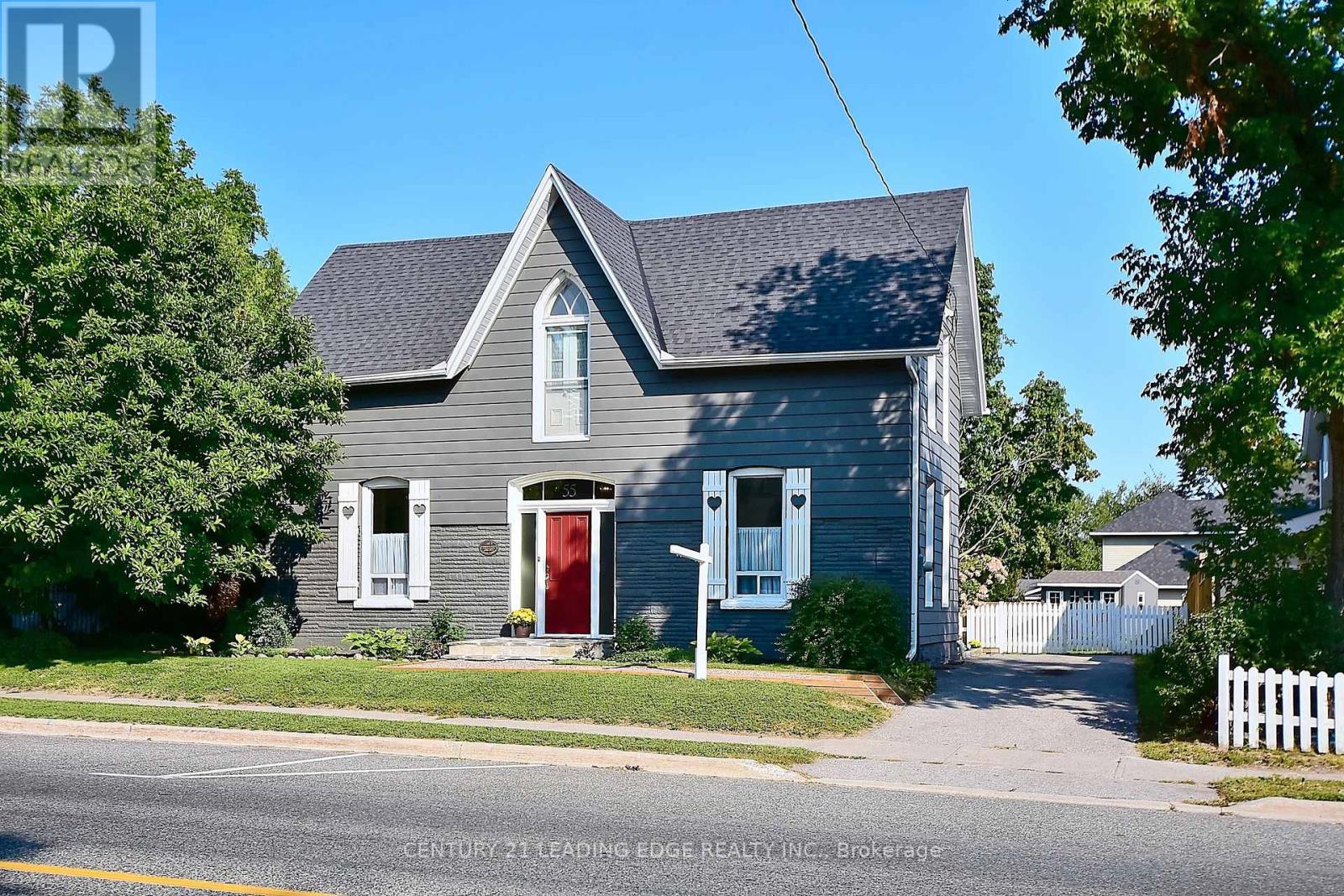 55 Brock St E, Uxbridge, ON L9P 1M4
