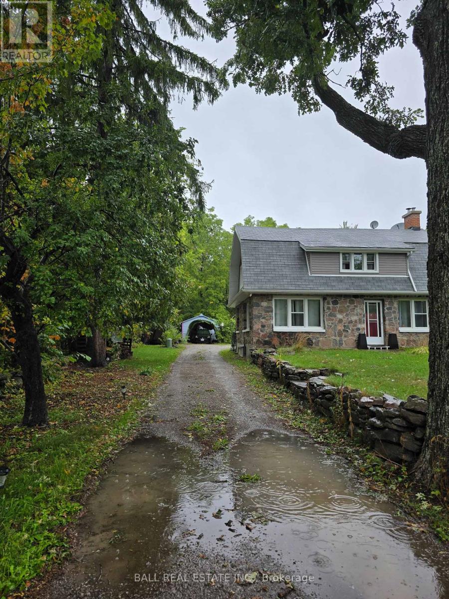 2056 Youngs Point Rd, Selwyn, ON K0L 2H0