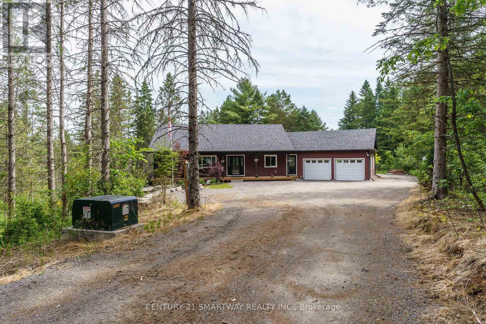 96 Main St, Burk's Falls, ON P0A 1C0