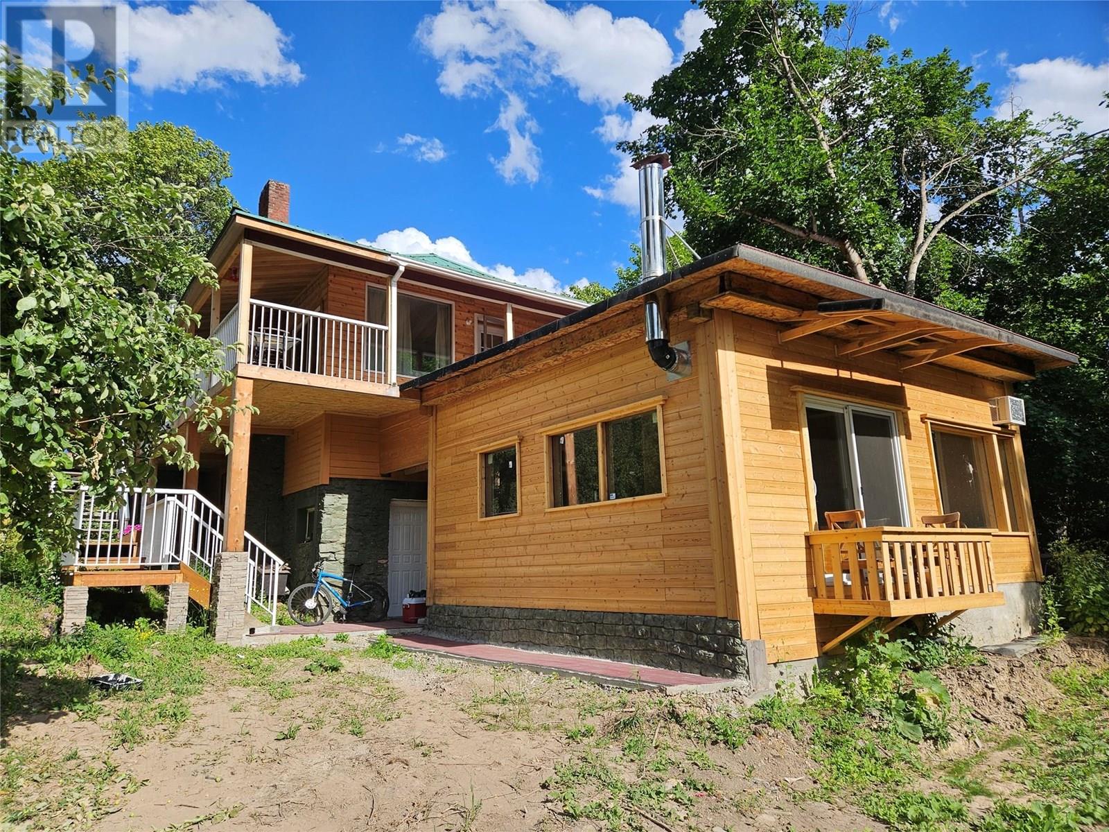 617 Payne St, Creston, BC V0B 1G6