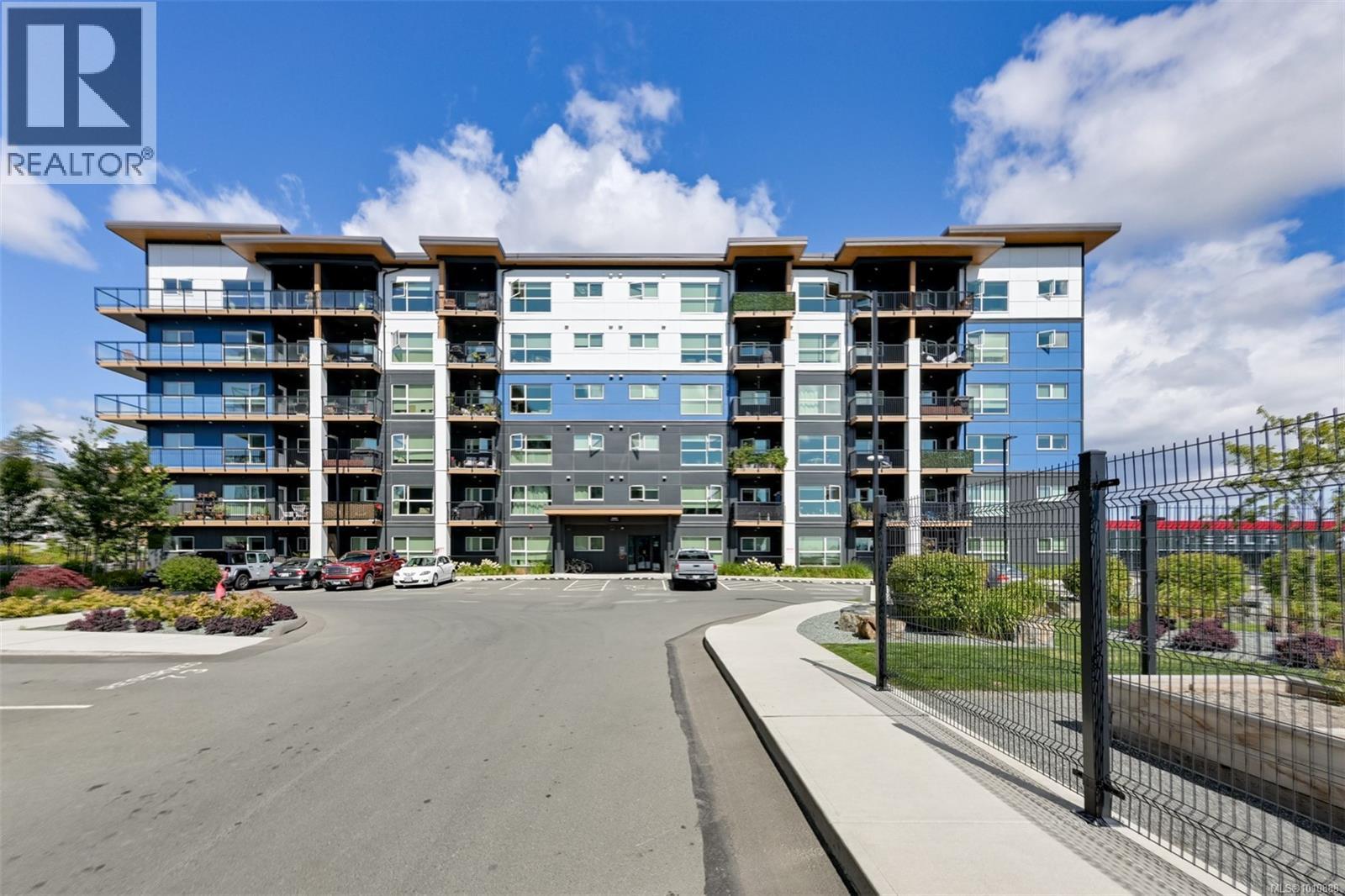 2461 Gateway Rd Unit 303 Rd, Langford, BC V9B 6M6