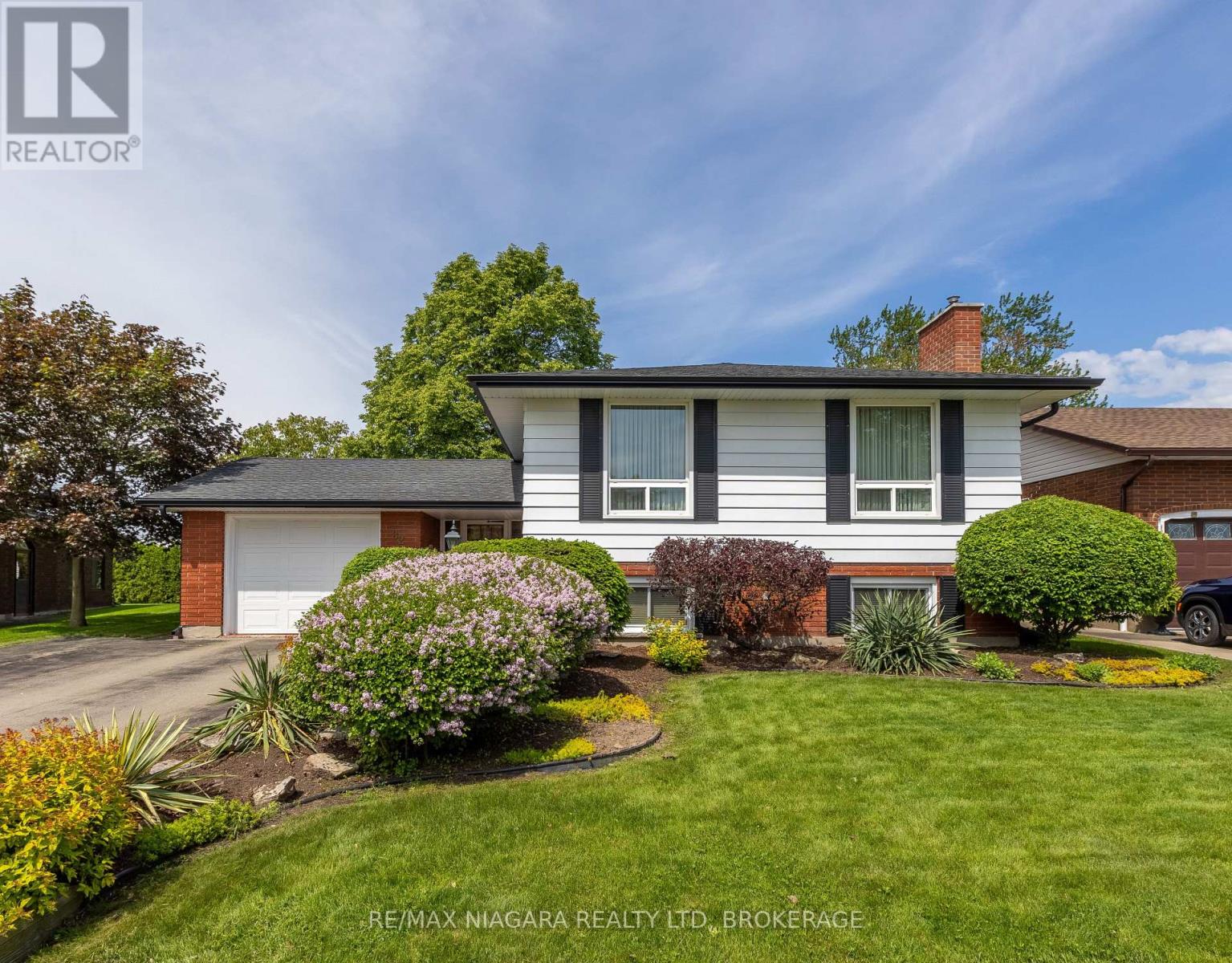 82 Westwood Cres, Welland, ON L3C 4R3