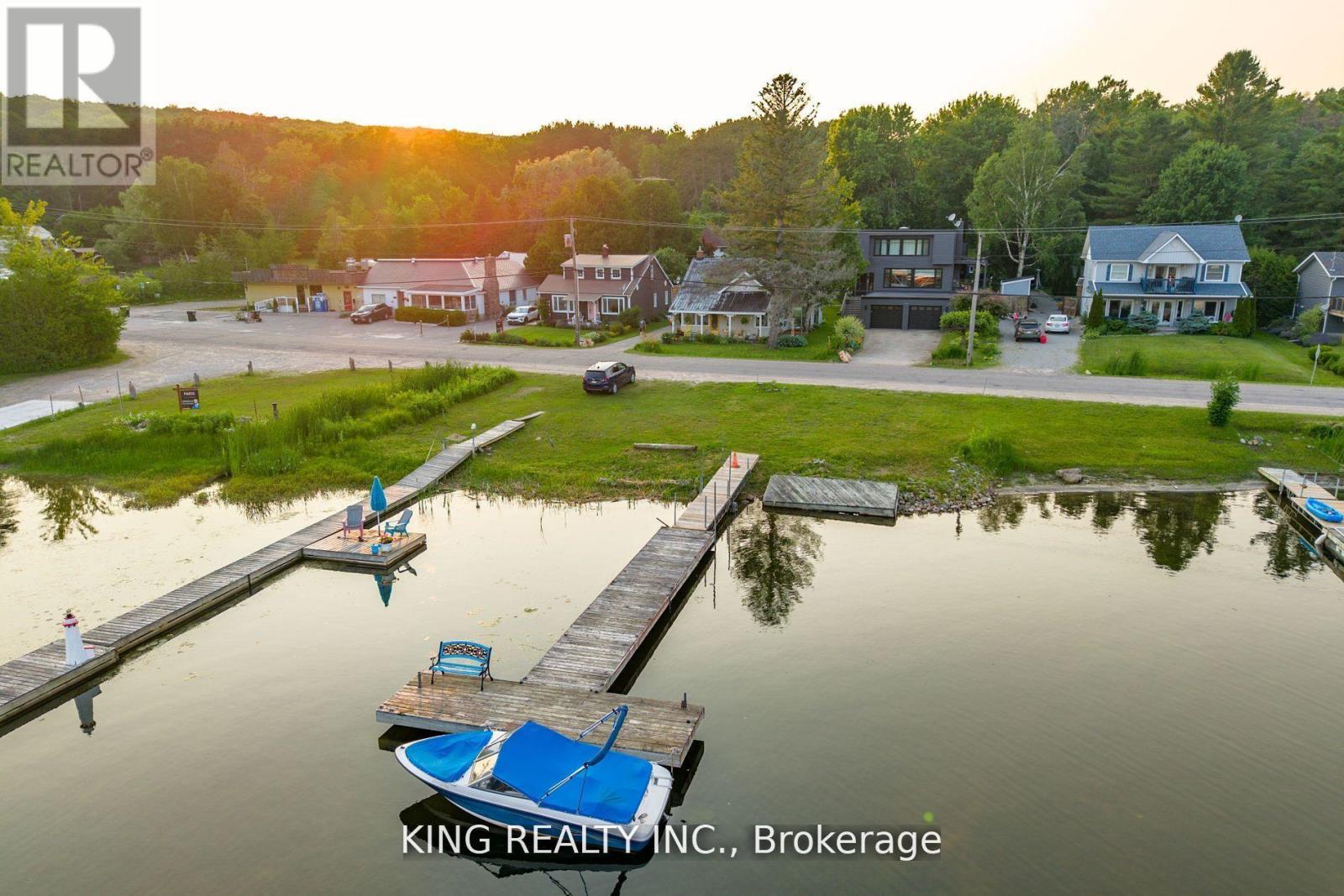 602 Champlain Rd, Tiny, ON L9M 0C2