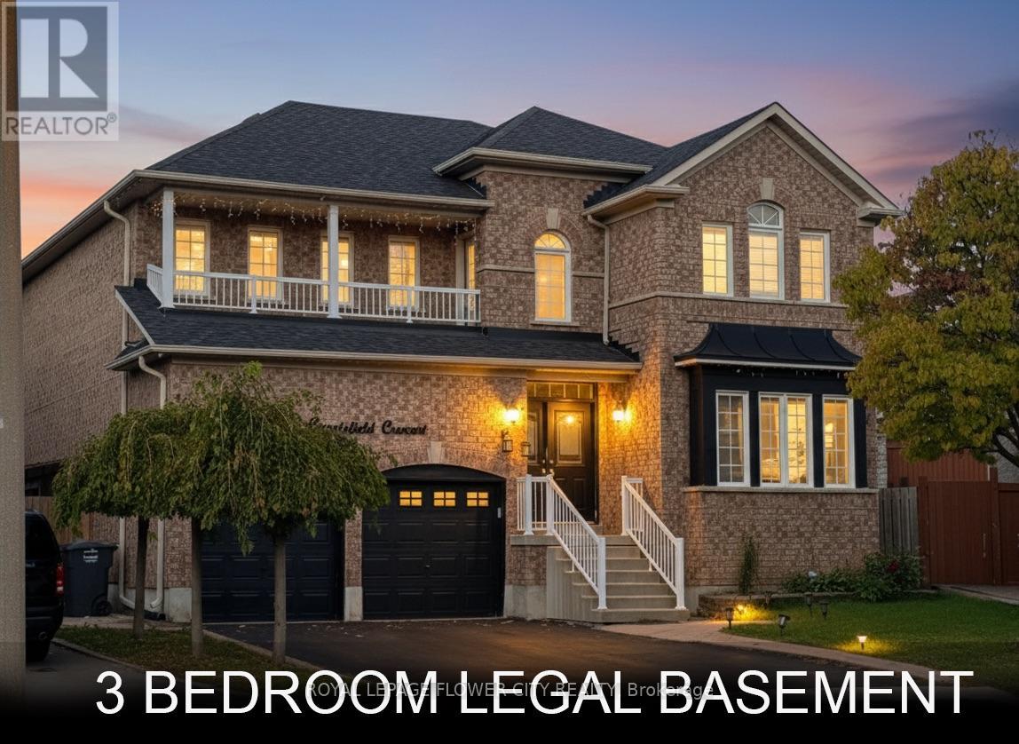 32 Courtsfield Cres, Brampton, ON L7A 2E2