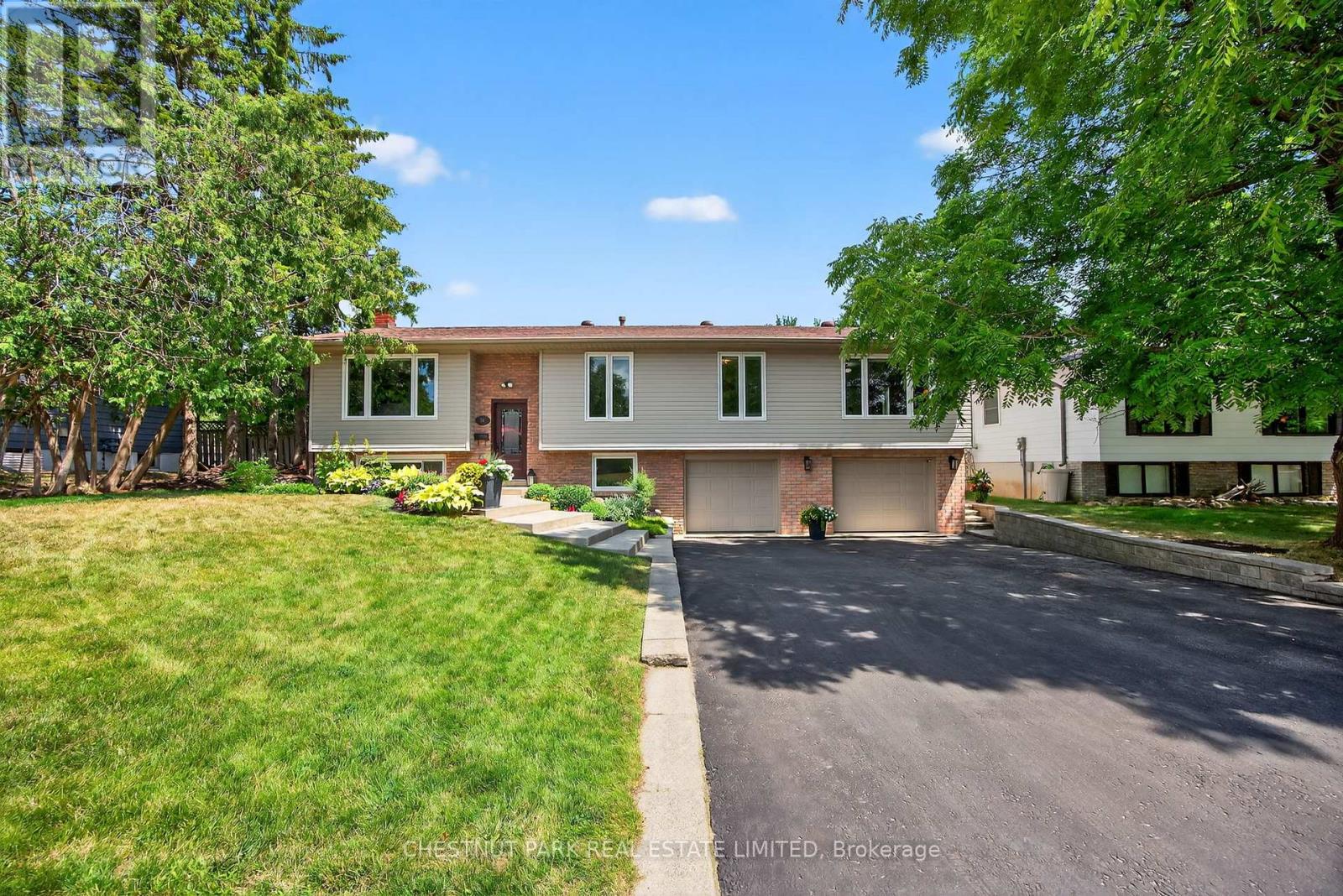 311 Pine Dr, Barrie, ON L4N 4J3