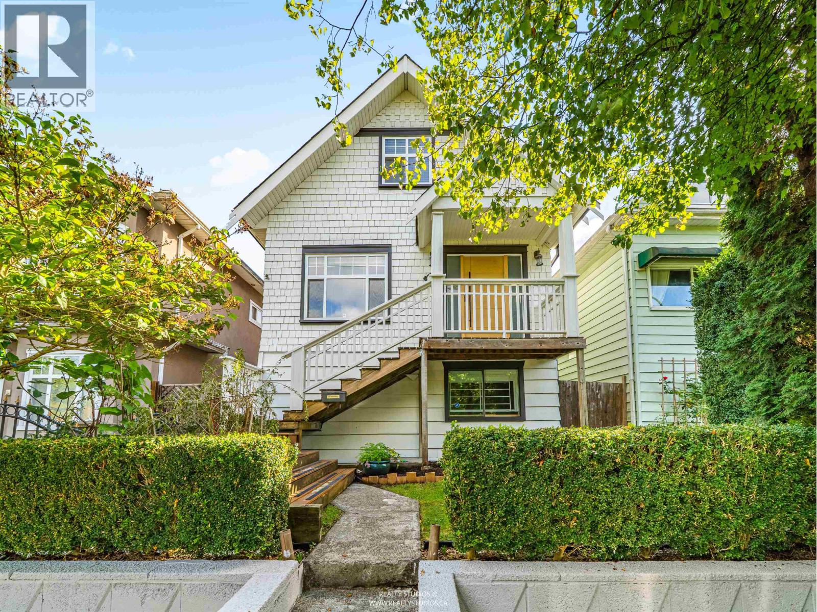 4140 Ontario St, Vancouver, BC V5V 3G6