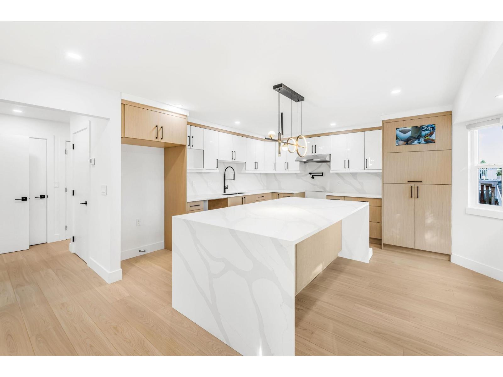 14278 Hyland Rd, Surrey, BC V3W 2C5