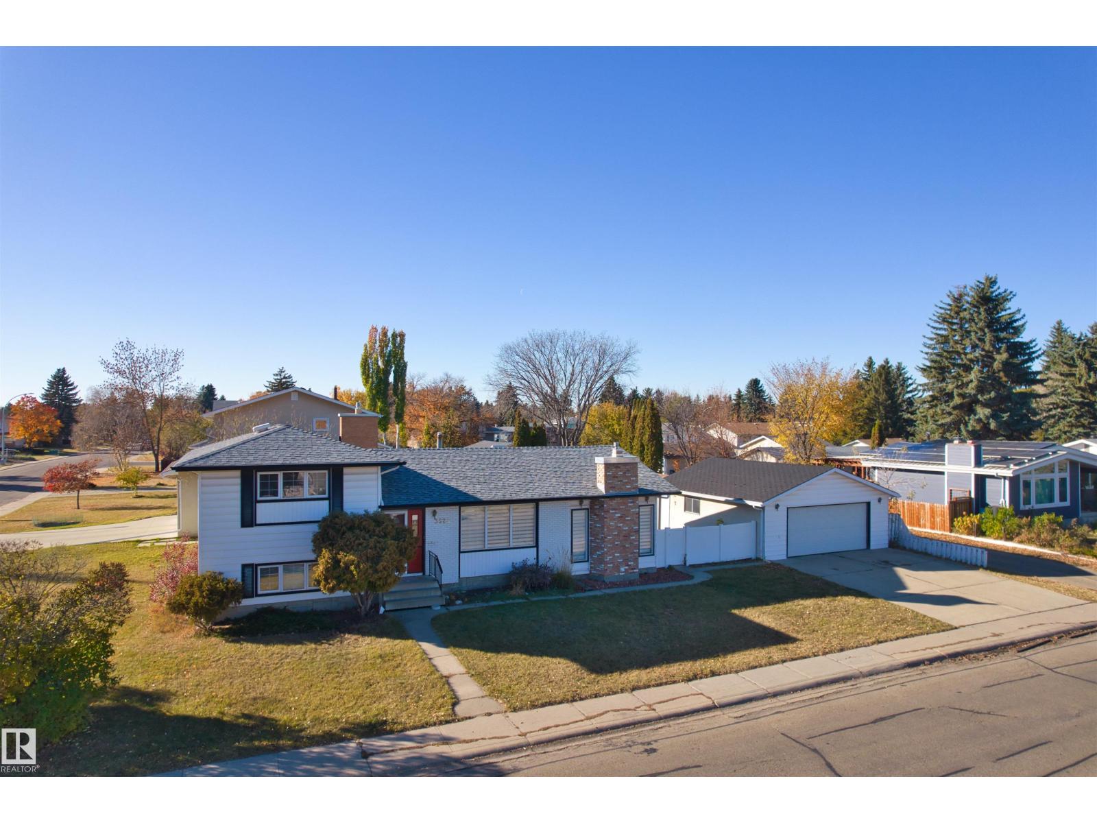 114 St Nw Unit 3524, Edmonton, AB T6J 1L9