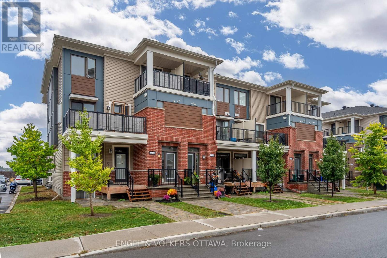 21 2248 Watercolours Way, Ottawa, ON K2J 6R2
