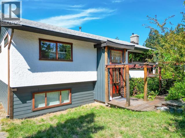 6507 Hillcrest Ave, Powell River, BC V8A 4Y5