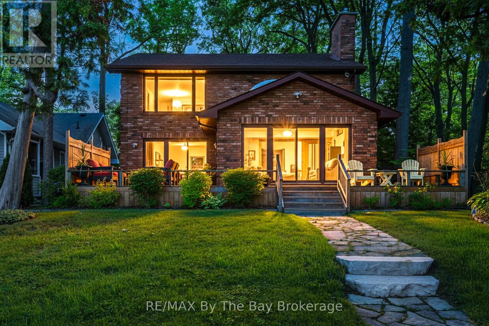 38 Willow Dr, Tiny, ON L0L 1P1