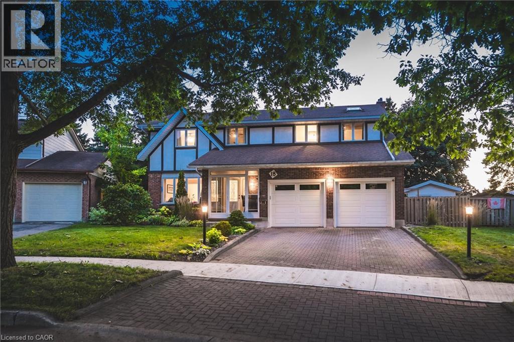 18 Westchester Pl, Kitchener, ON N2B 3M6