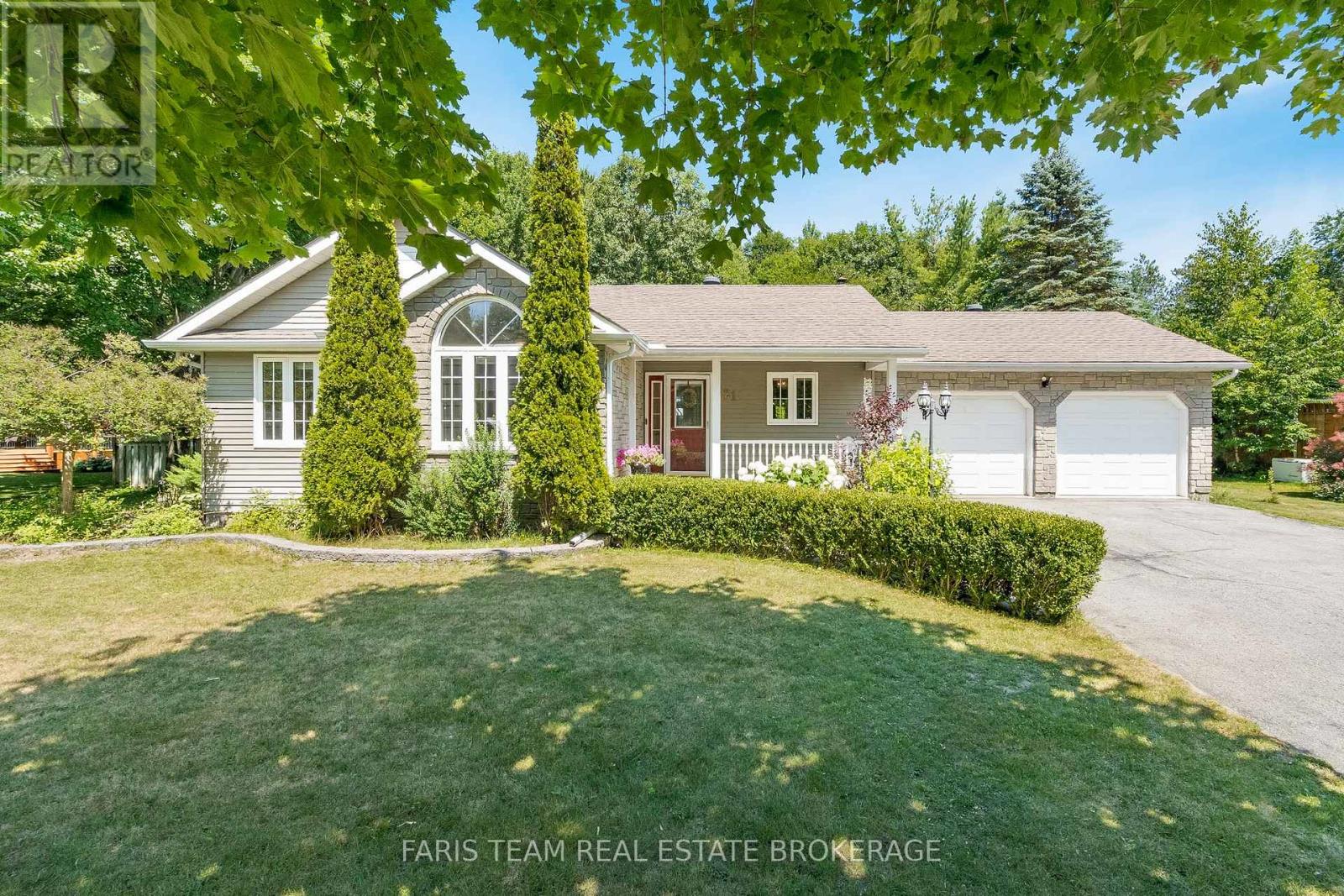 21 Maryjane Rd, Tiny, ON L0L 2T0