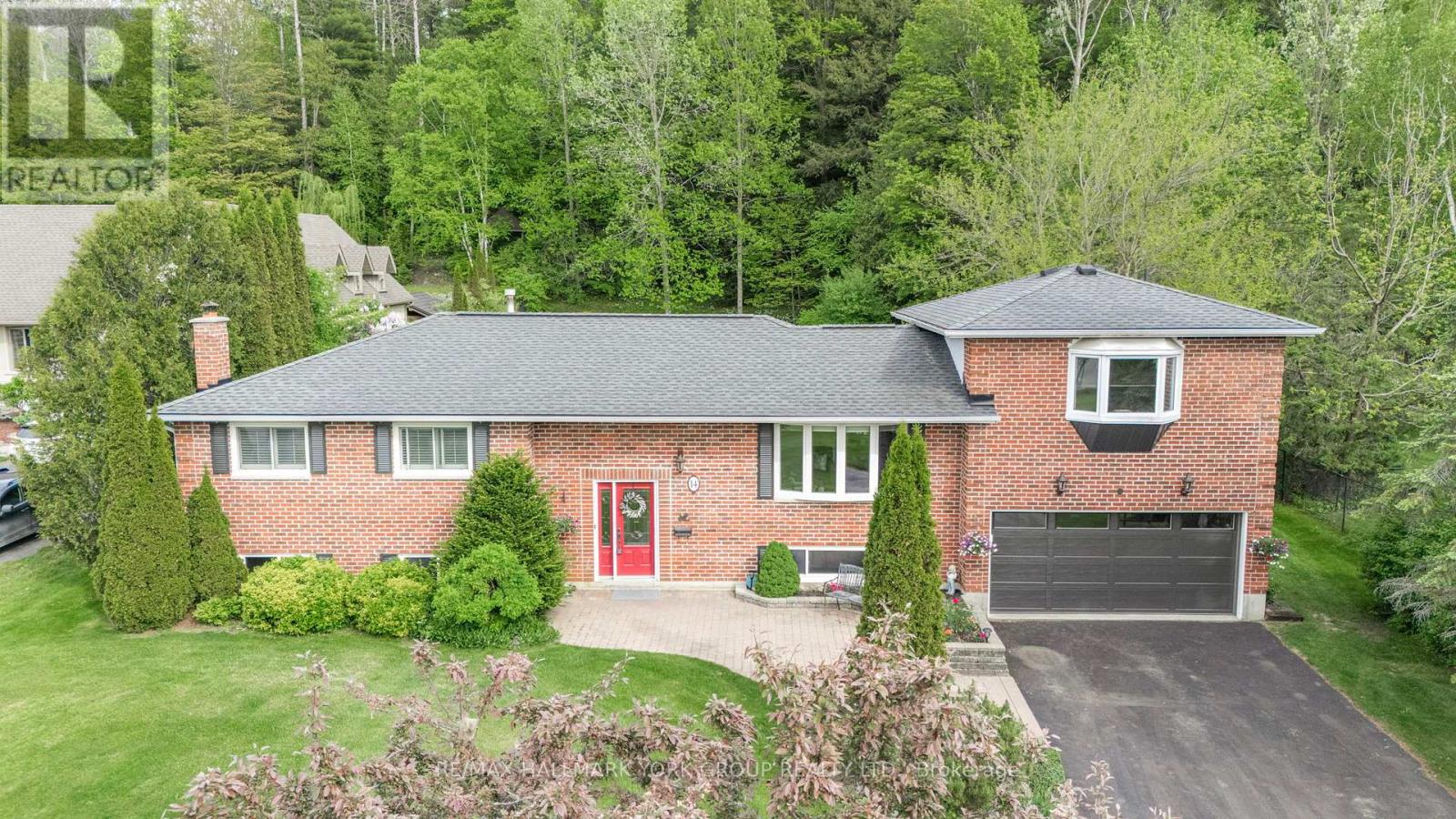 14 Anchor Ct, East Gwillimbury, ON L9N 1G1
