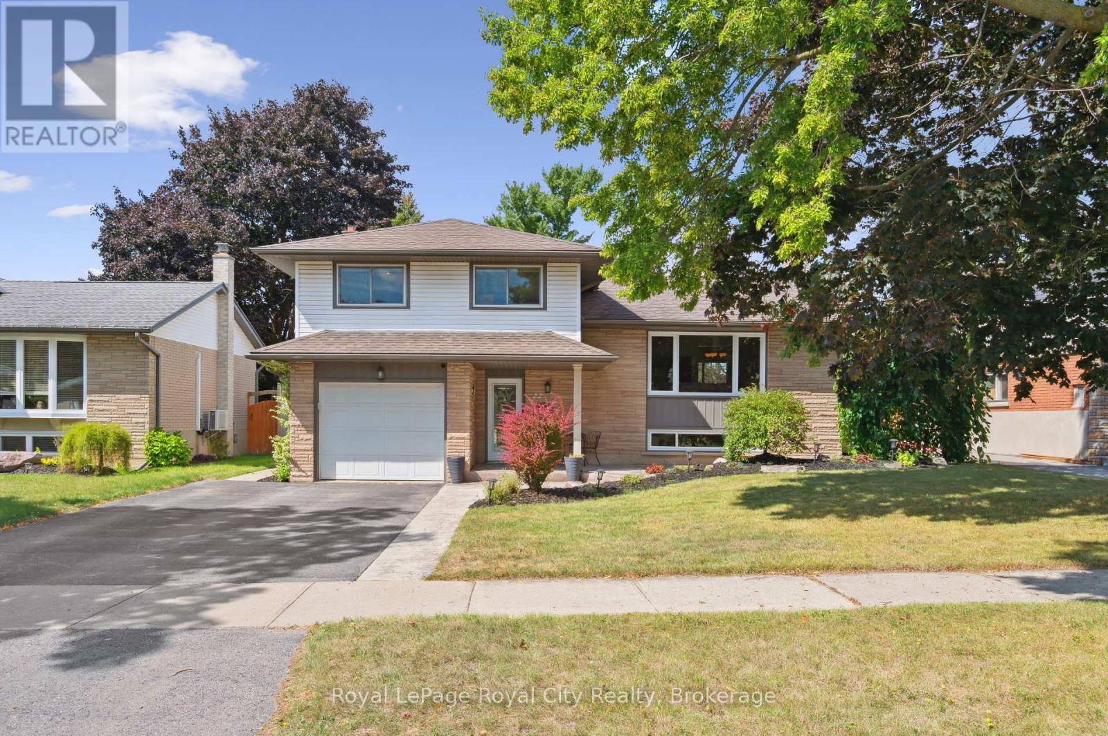 22 Owen Ave, Kitchener, ON N2B 2L6