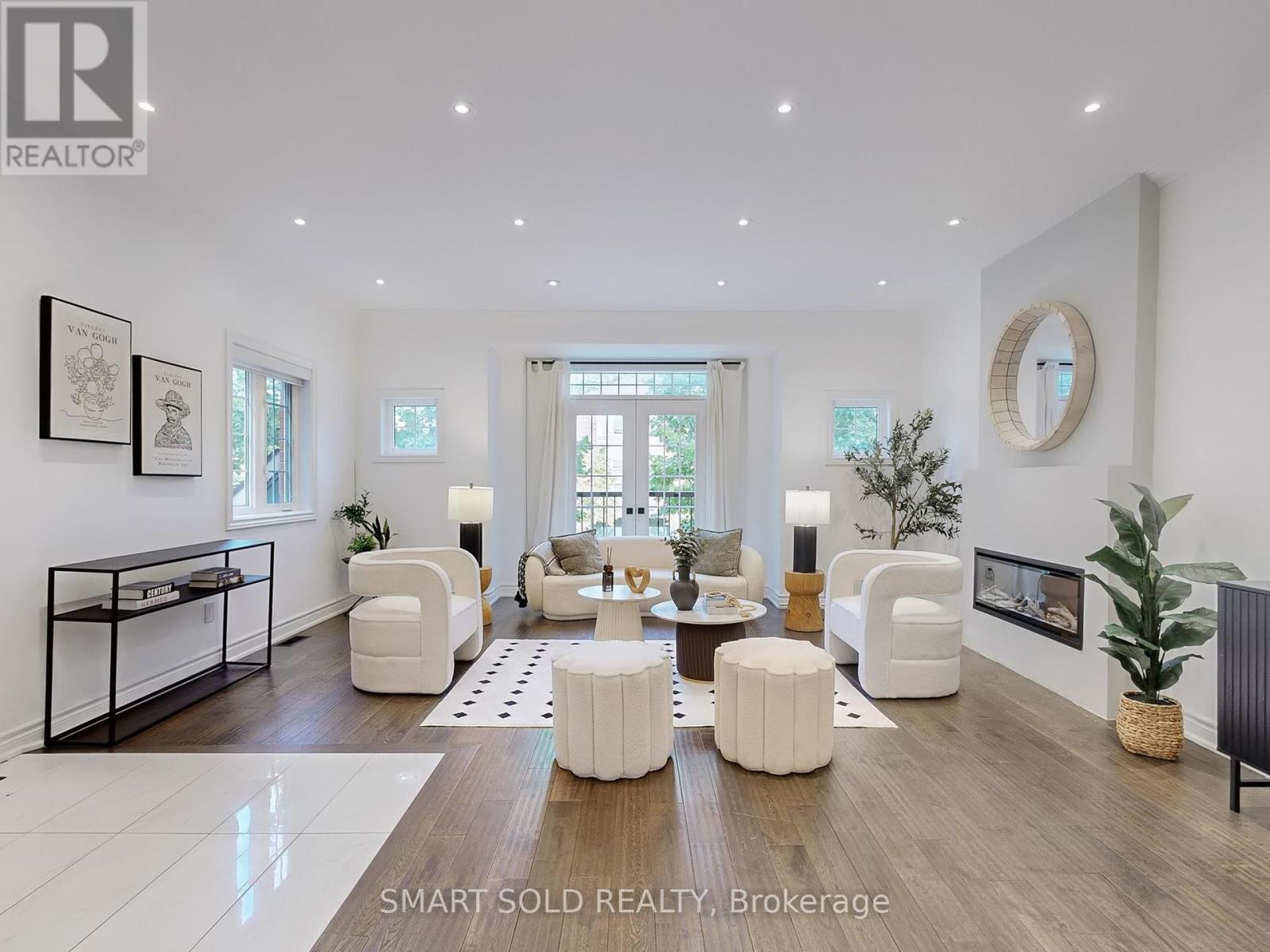 30 Crispin Ct, Markham, ON L3R 4G6
