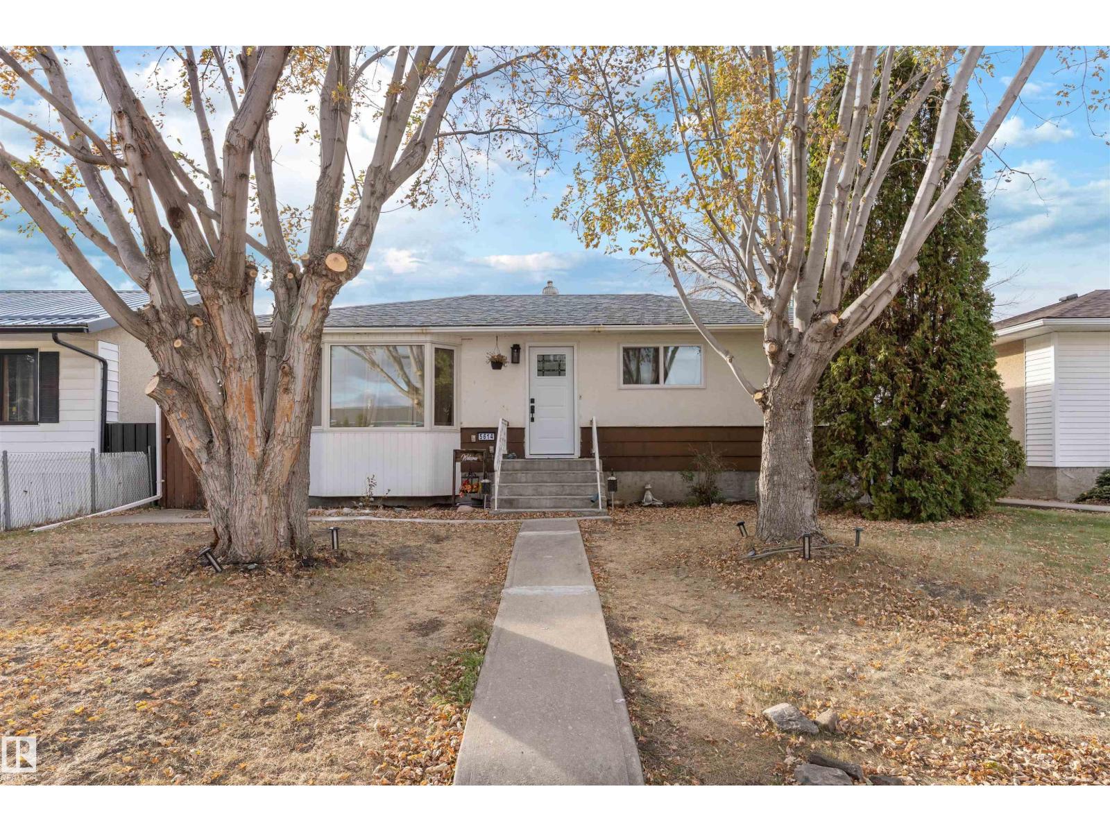 48 St Unit 5614 #a, Vegreville, AB T9C 1G7