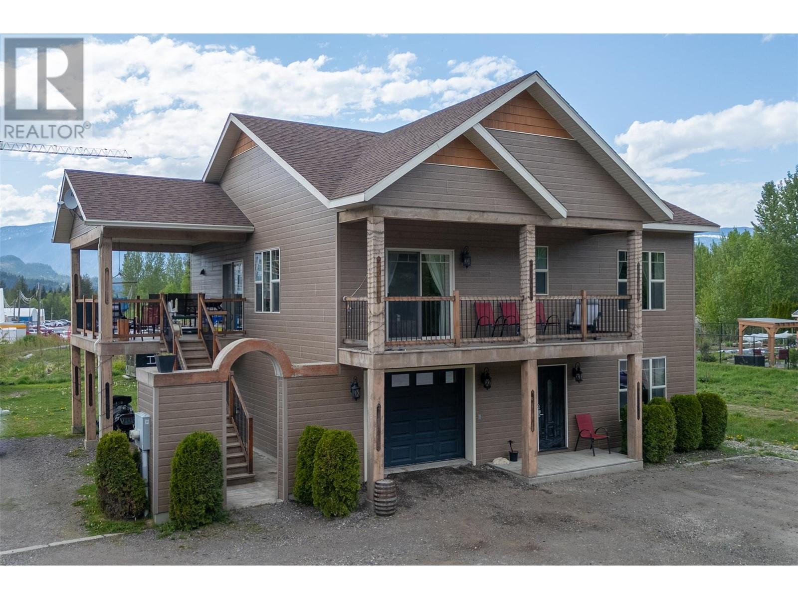 1905 Hay Rd, Revelstoke, BC V0E 2S1