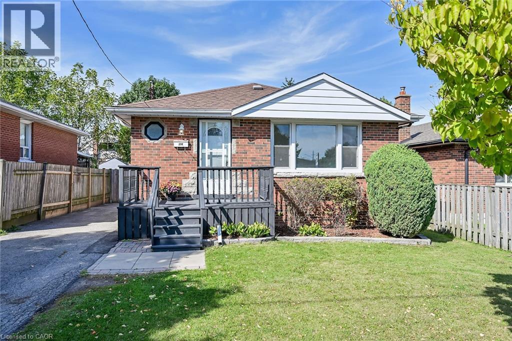 314 E 16th St, Hamilton, ON L9A 4J9