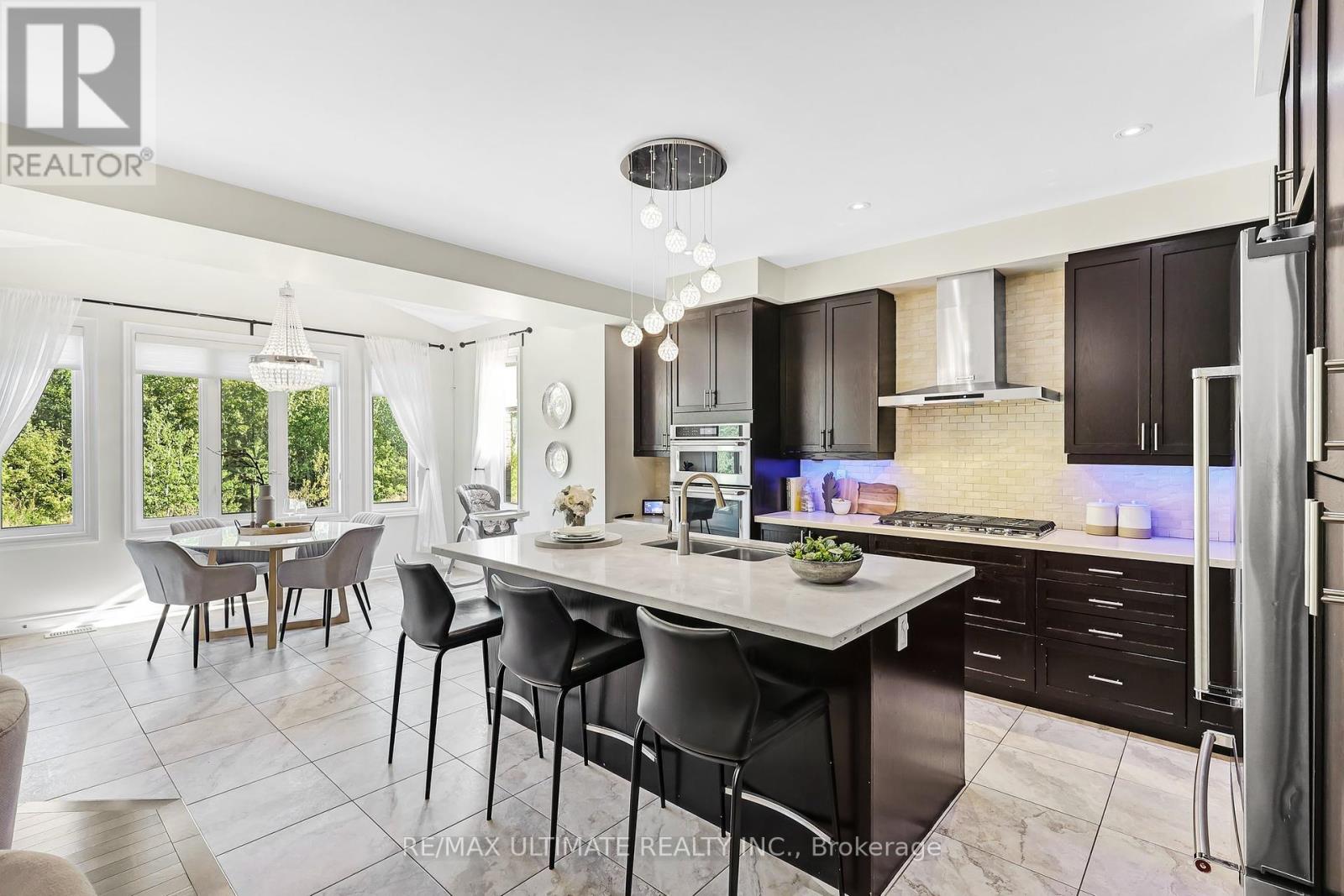42 Donwoods Cres, Whitby Taunton North, ON L1R 0N1