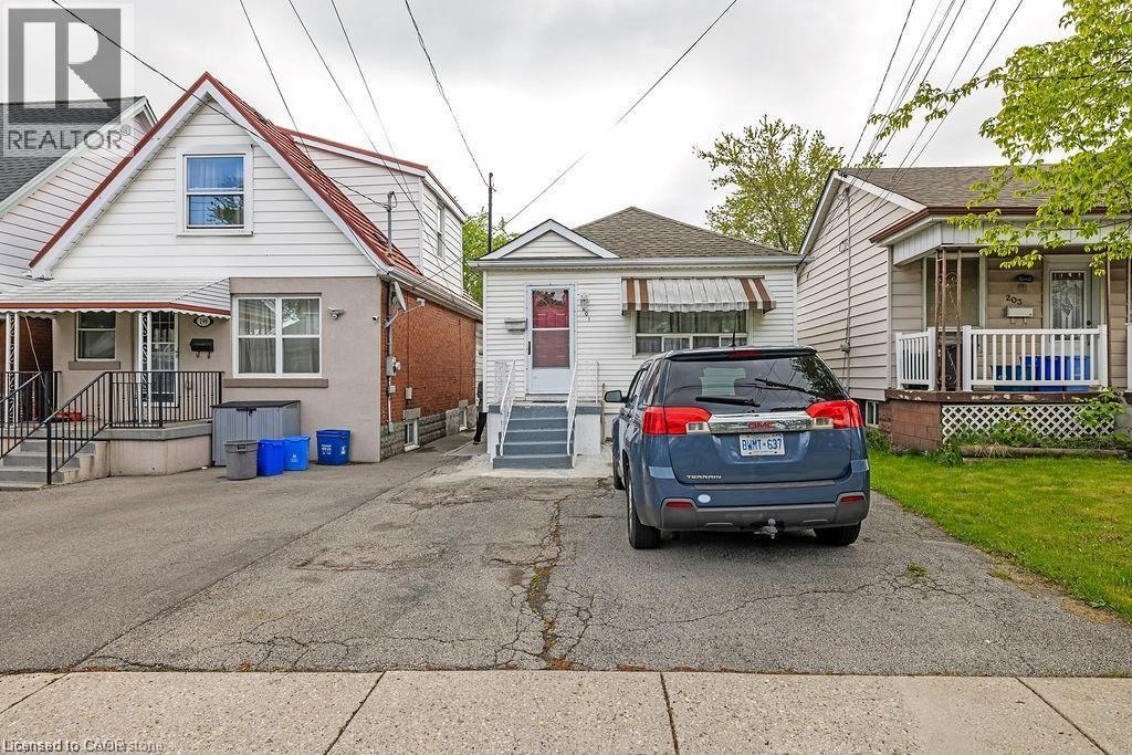 201 E 23rd St, Hamilton, ON L8V 2X2