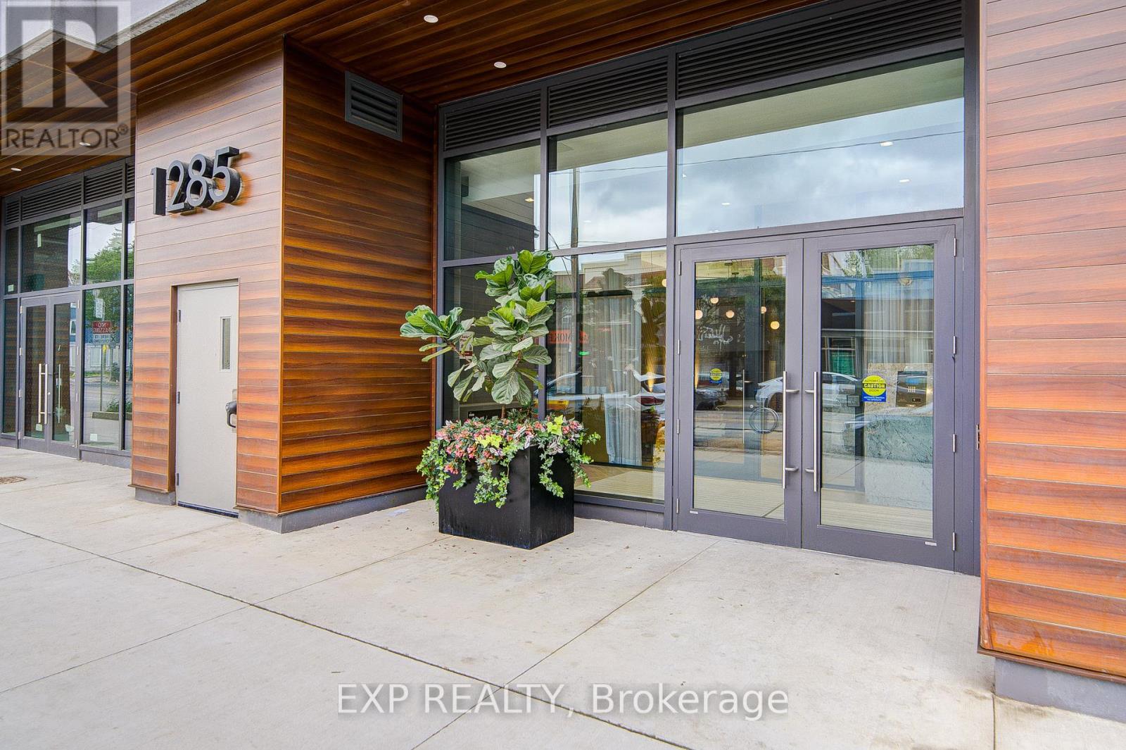 211 1285 Queen St E, Toronto, ON M4L 1C2
