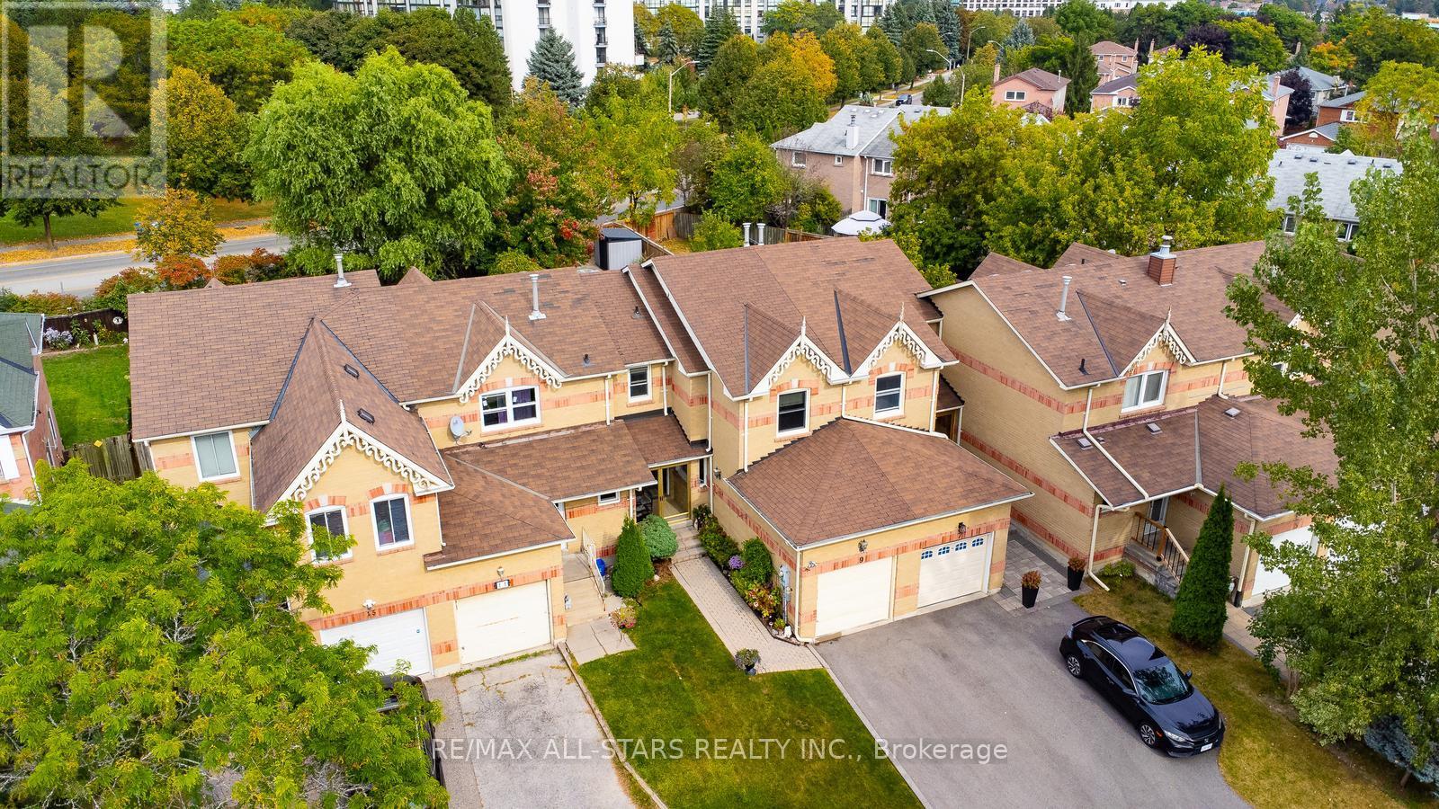 9 Steepleview Cres, Richmond Hill, ON L4C 9R1