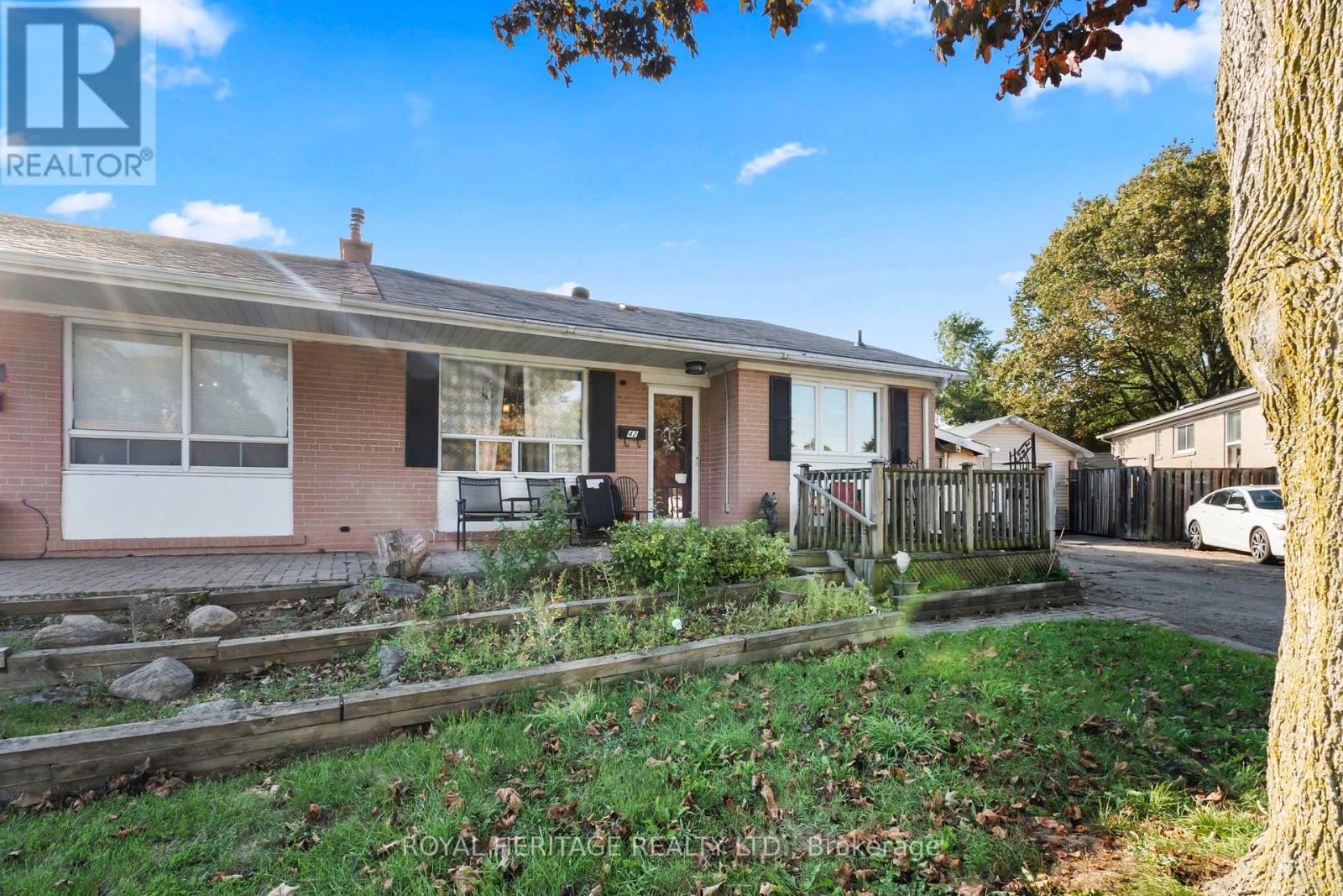 42 Billingsgate Cres, Ajax, ON L1S 2R8