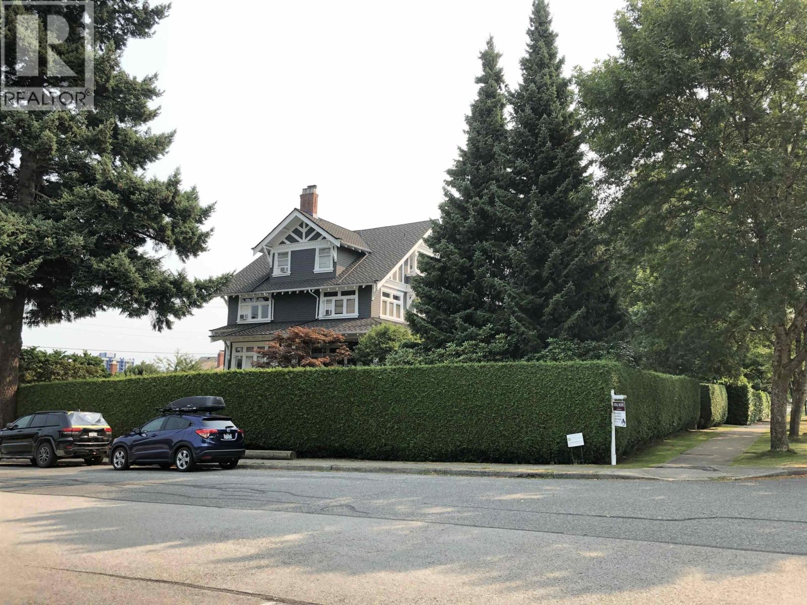 1799 Cedar Cres, Vancouver, BC V6J 2R1