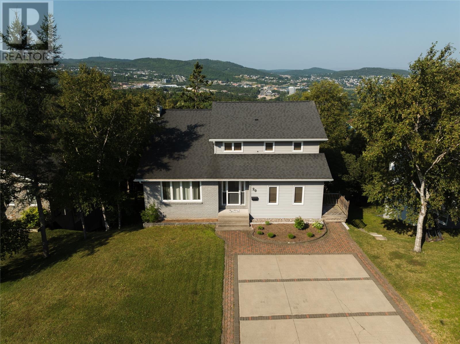 20 Hamilton Pl, Corner Brook, NL A2H 7C2