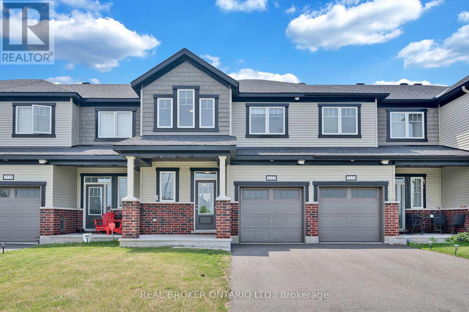 2123 Winsome Ter, Ottawa, ON K4A 3P6