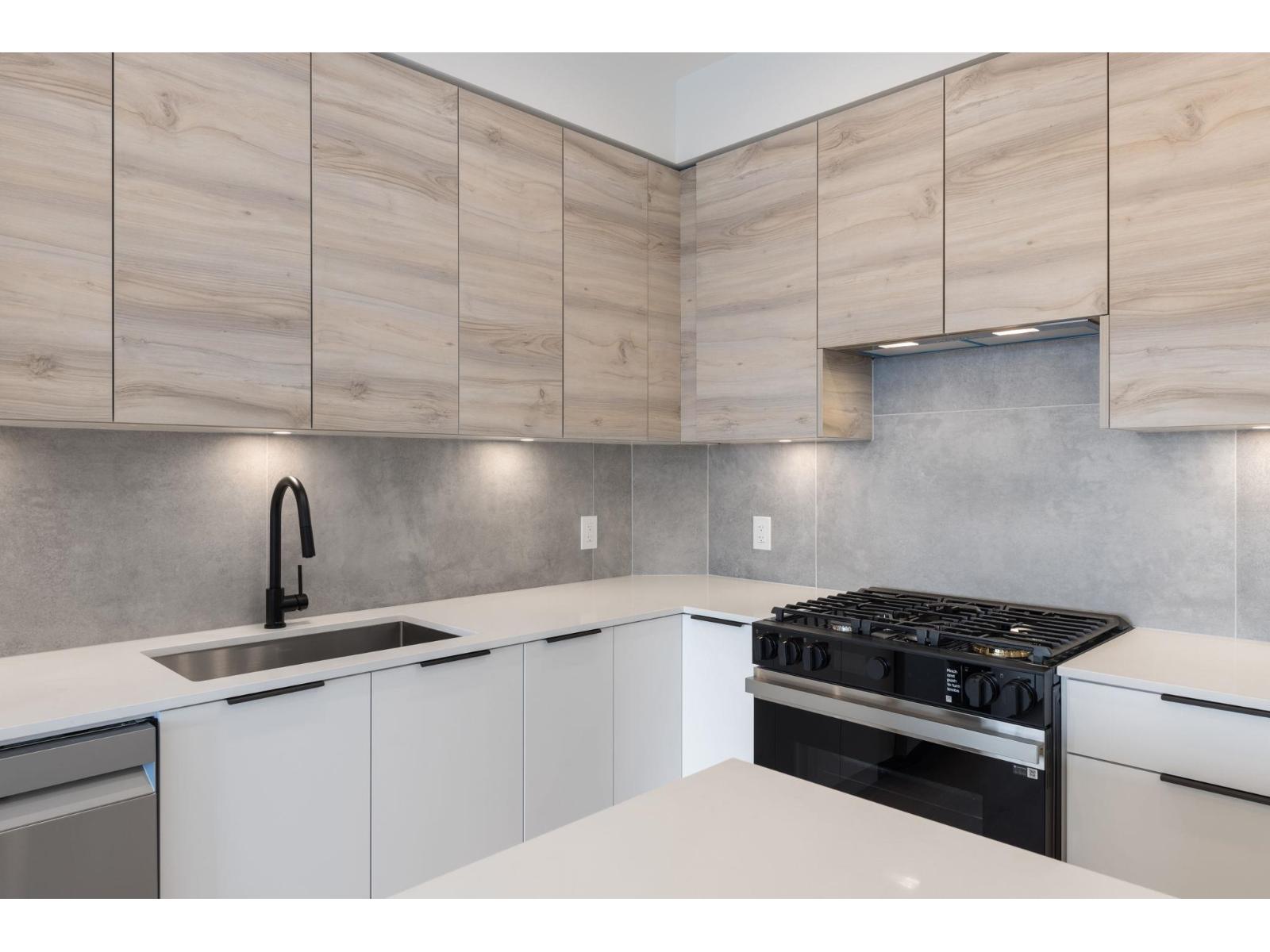 30490 Cardinal Avenue Unit 210, Abbotsford, BC V2T 0C5