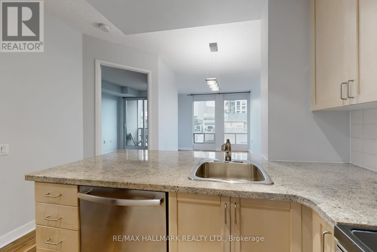 1403 85 Bloor St E, Toronto, ON M4W 3Y1