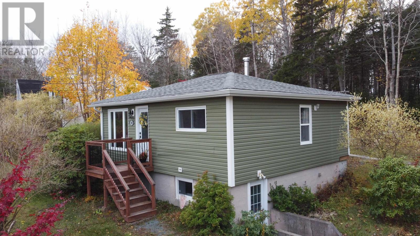 180 Lakeview Ave, Middle Sackville, NS B4E 3B5