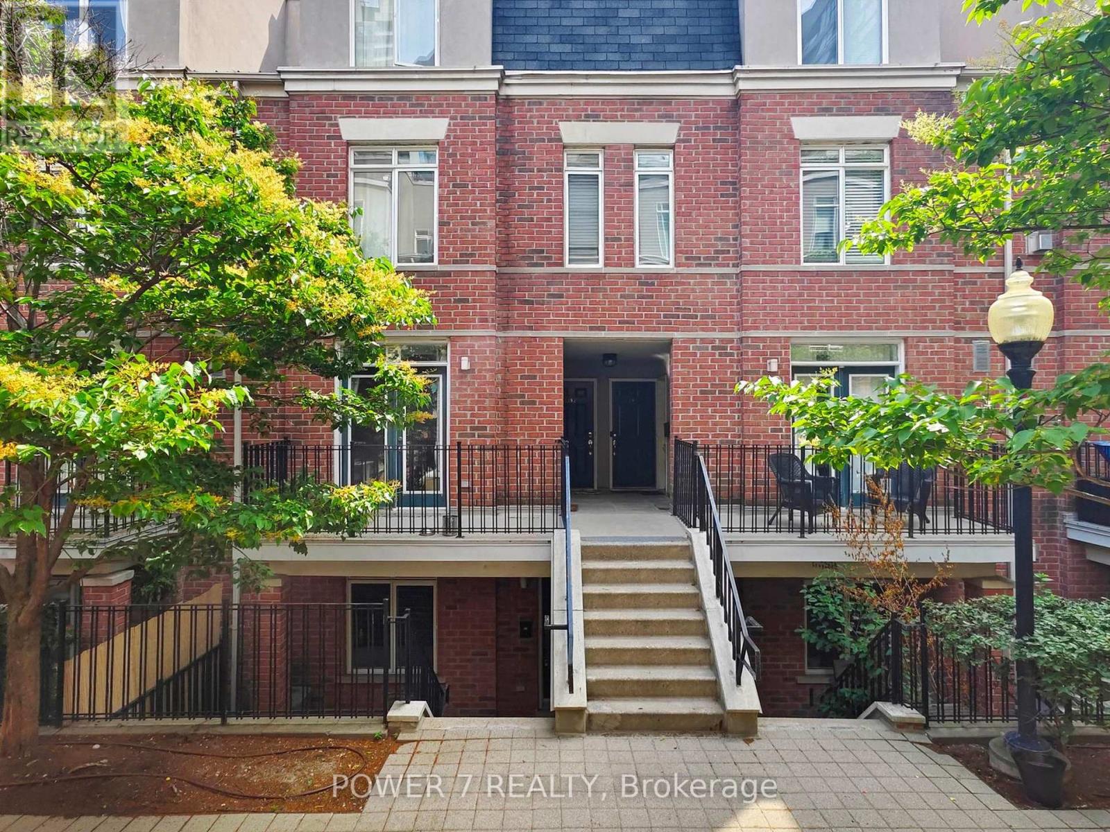 147 415 Jarvis St, Toronto, ON M4Y 3C1