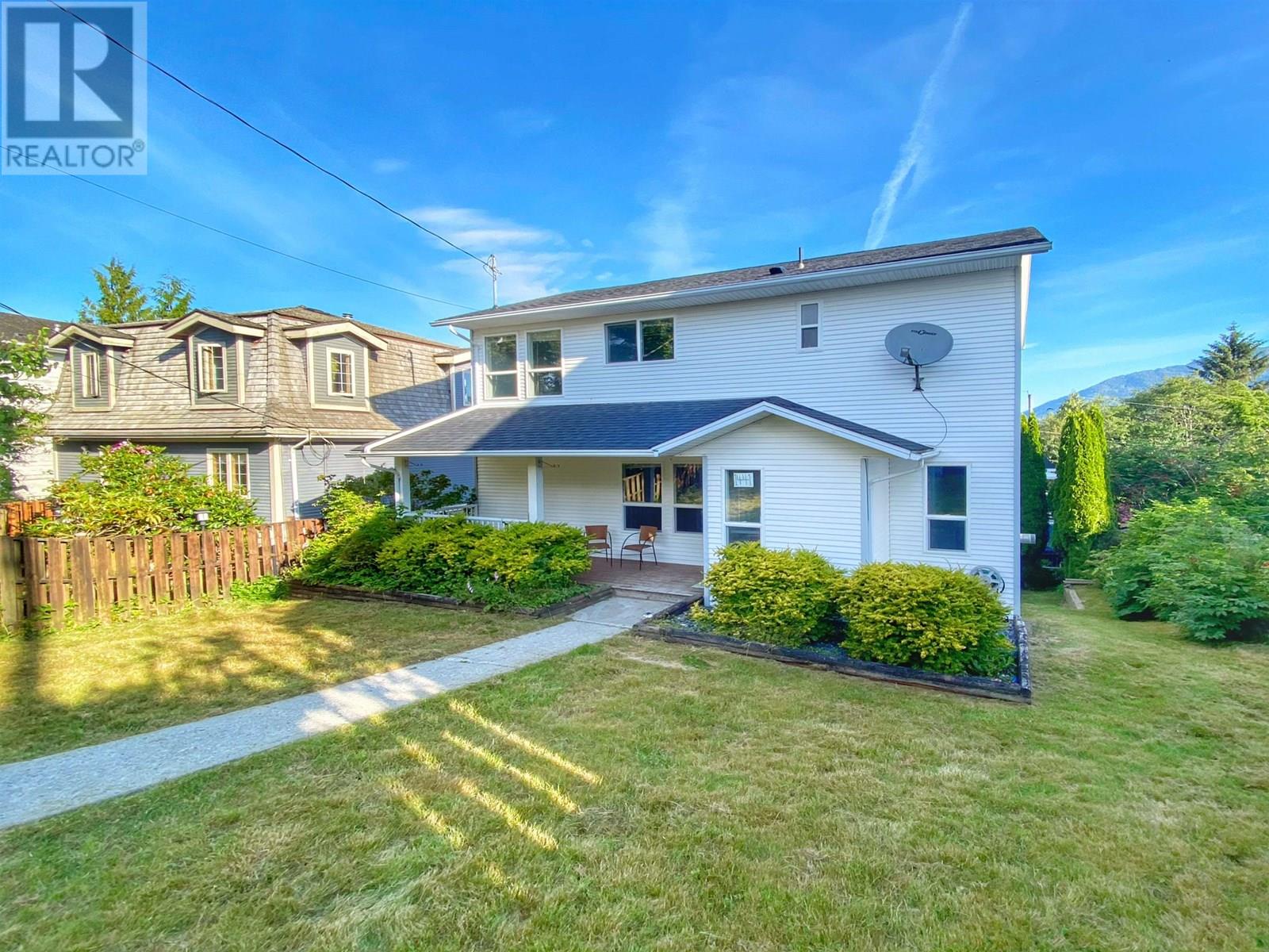 1441 Pigott Pl, Prince Rupert, BC V8J 2E4