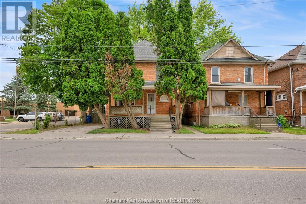 304 Queen St, Chatham, ON N7M 2H6