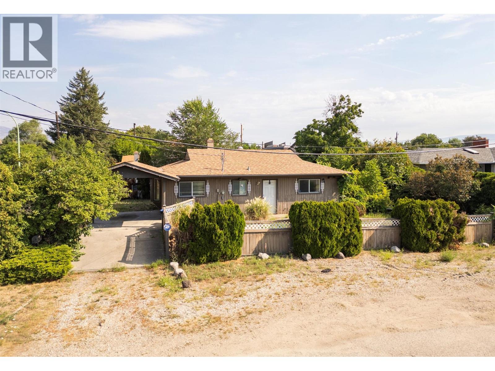 1220 Ladner Rd, Kelowna, BC V1W 3M8