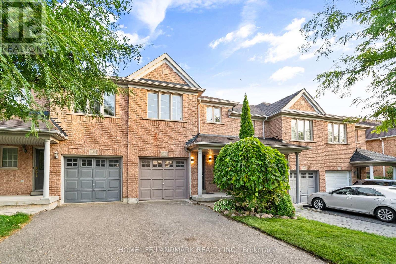 218 Burgess Cres, Newmarket, ON L3X 2V1