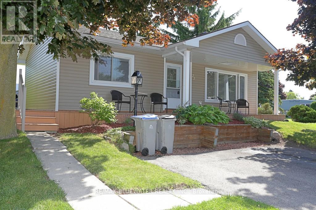 23 Pebble Beach Pkwy, South Huron, ON N0M 1T0