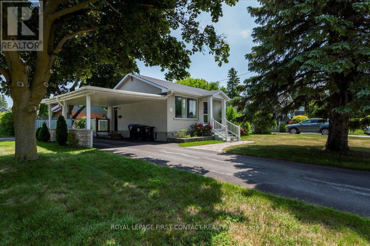 591 Oak St, Collingwood, ON L9Y 2Z2