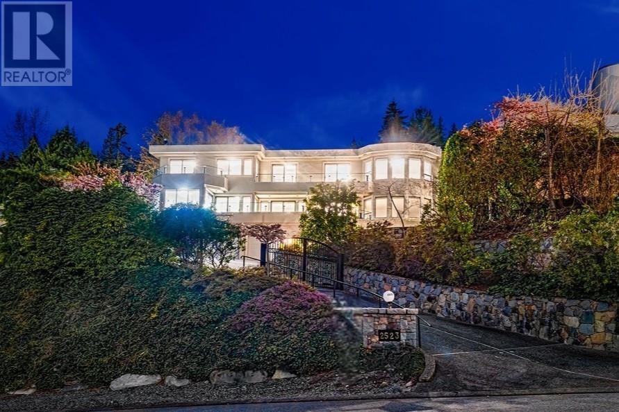2523 Westhill Dr, West Vancouver, BC V7S 3A3