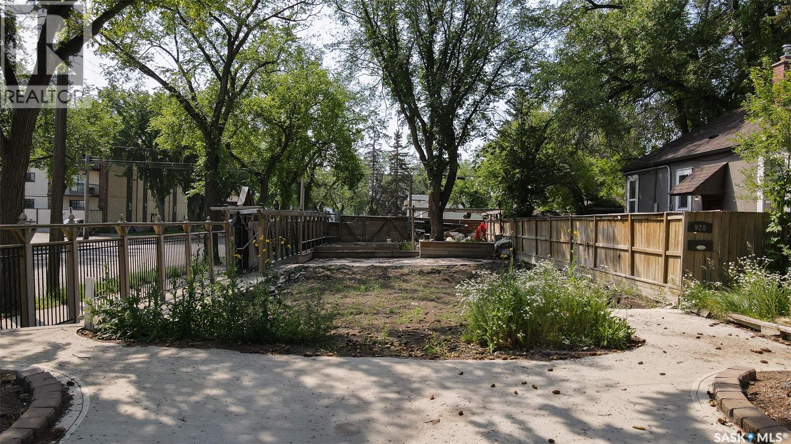 928 Main St, Saskatoon, SK S7H 0K5