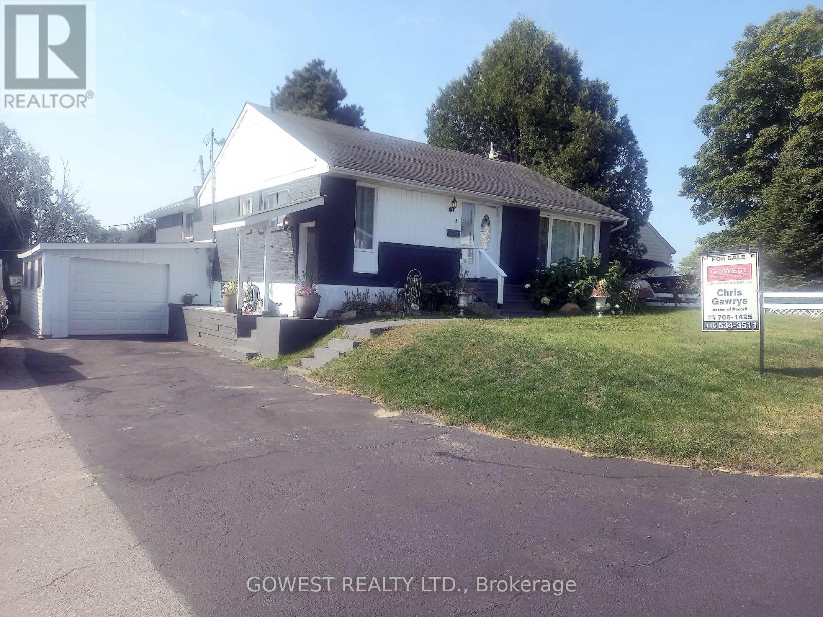 3 Hart Rd, Elliot Lake, ON P5A 1P7