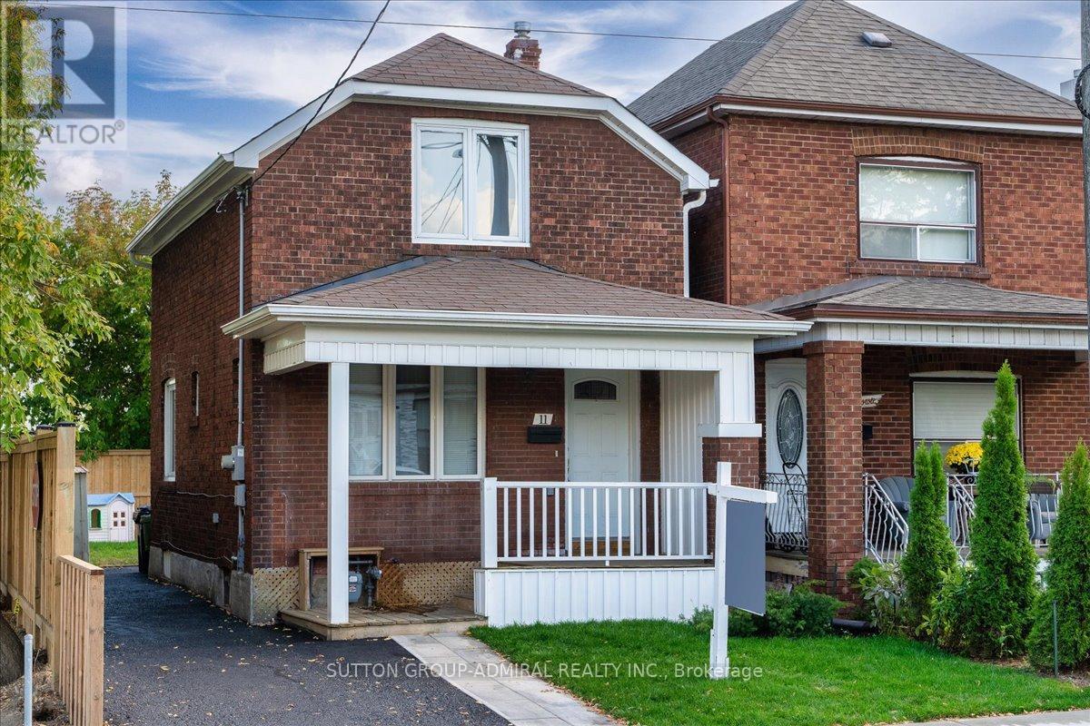 11 Bowie Ave, Toronto, ON M6E 2P2